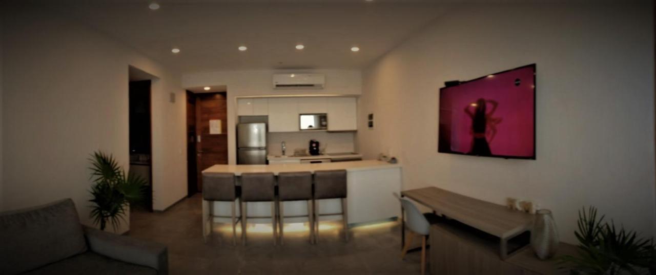 Departamento Delux 2 - Walking Distance A La Playa, Con Balcón. Apartamento Playa del Carmen